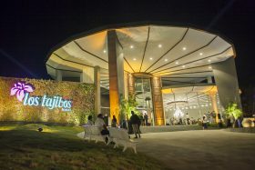 XIMENA XIMENEZ ESTUVO A CARGO DE LA INAUGURACION DEL NUEVO LOBBY DEL HOTEL LOS TAJIBOS