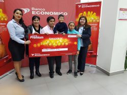 BANCO ECONÓMICO PREMIA CON CIEN MIL BOLIVIANOS A UNA MICROEMPRESARIA DE ‘QUILLACOLLO’