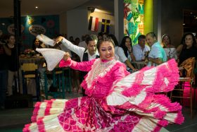 EL RESTAURANTE  LA BARRA-SABOR PERUANO ABRIÓ SUS PUERTAS CON DELICIOSA COMIDA TRADICIONAL