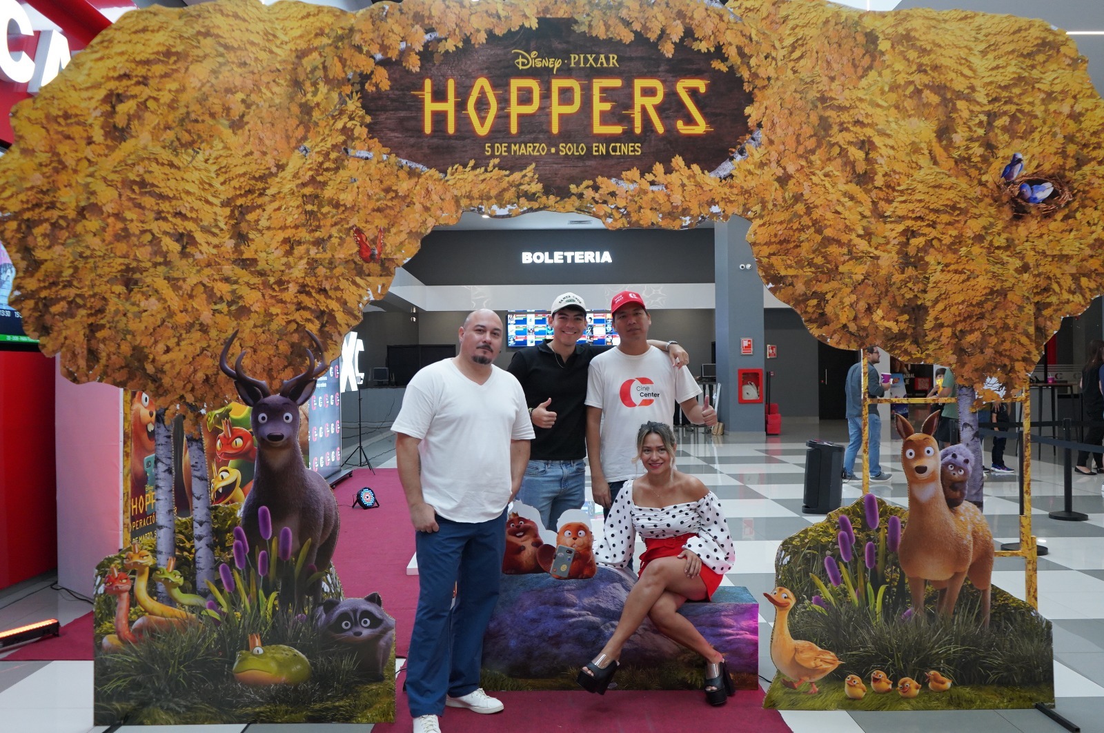 Cine Center celebró la premier de Hoppers: Operación Castor en su sucursal Avenida Brasil y lanzó oficialmente su programa de RSE “Cine Center Cuida”